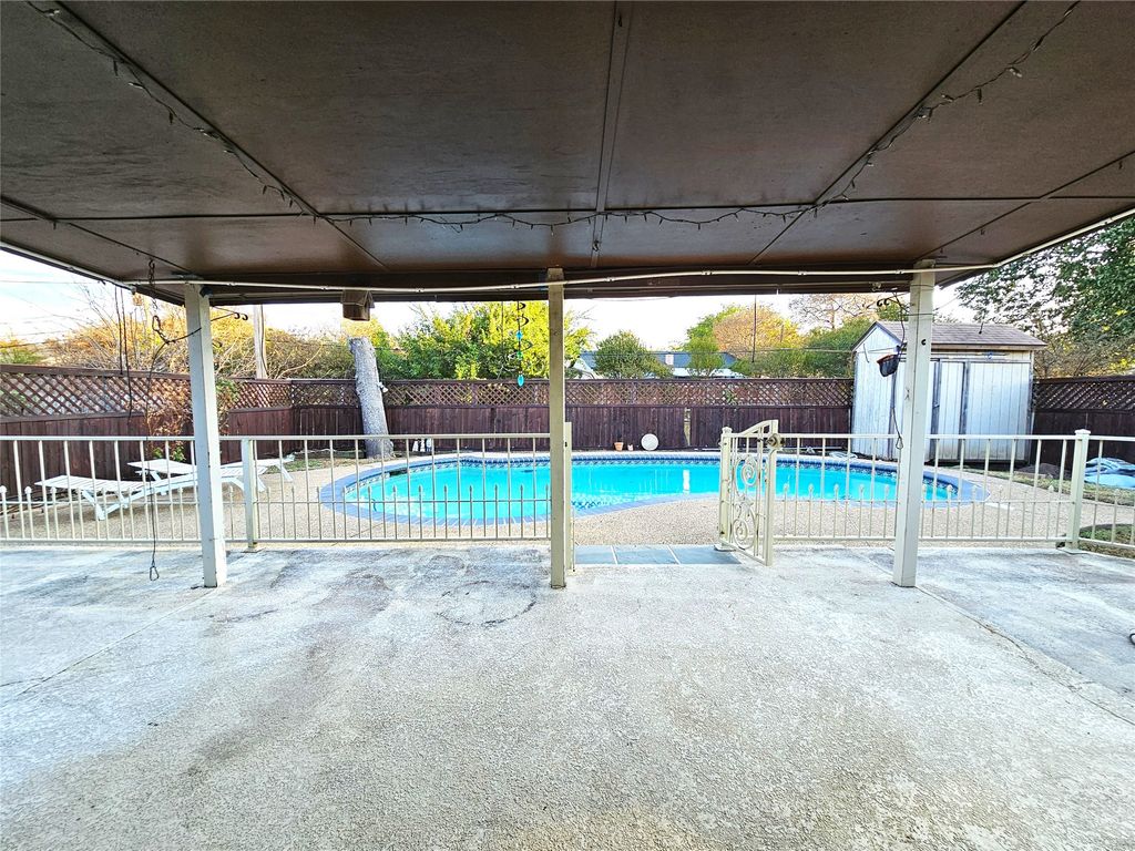 6208 Brookside Drive, Watauga, TX 76148 — exterior