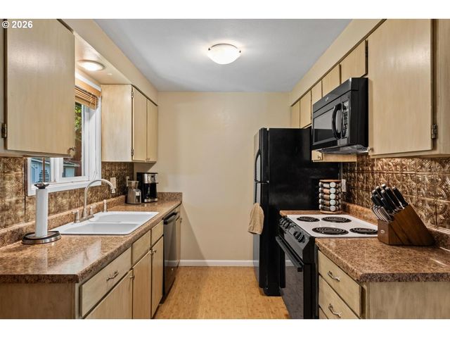 2369 Ne POYNTER St, Hillsboro, OR 97124