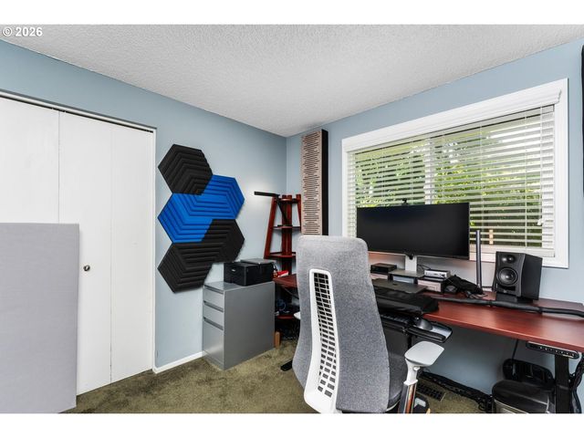 2369 Ne POYNTER St, Hillsboro, OR 97124