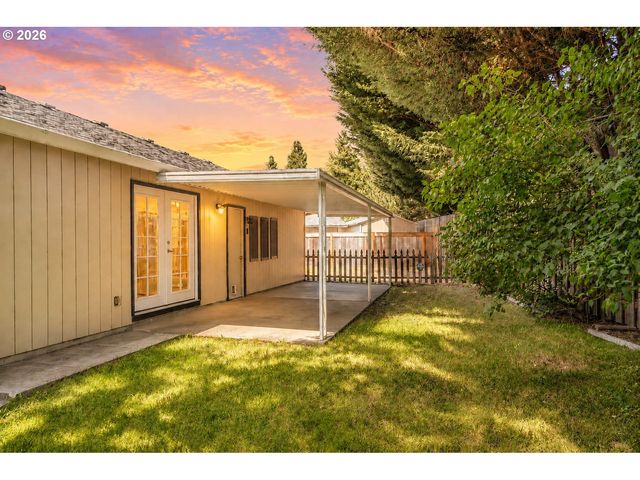 2369 Ne POYNTER St, Hillsboro, OR 97124