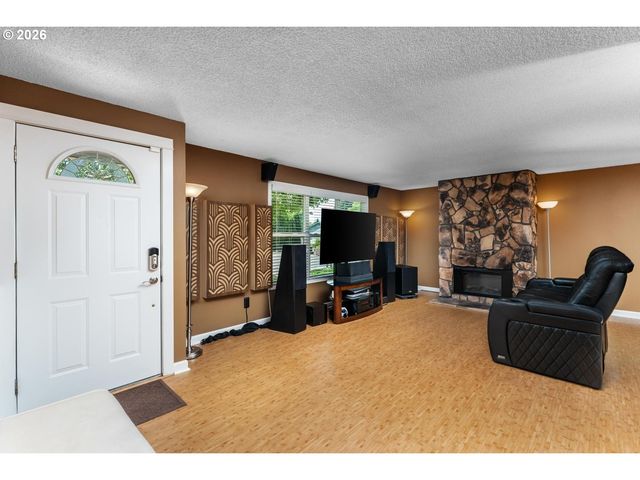 2369 Ne POYNTER St, Hillsboro, OR 97124