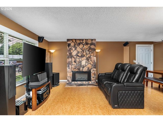 2369 Ne POYNTER St, Hillsboro, OR 97124
