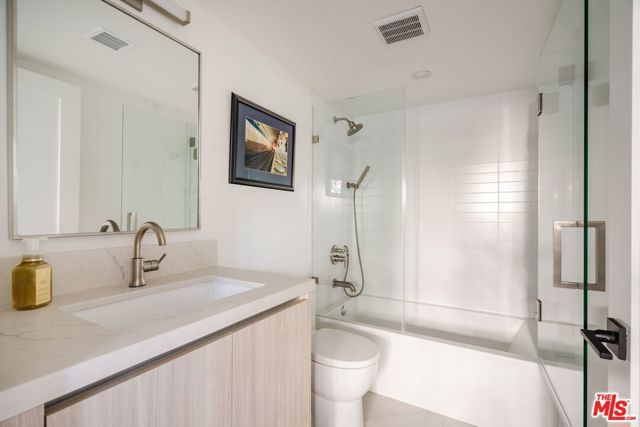 1563 Hi Point Street, Los Angeles, CA 90035