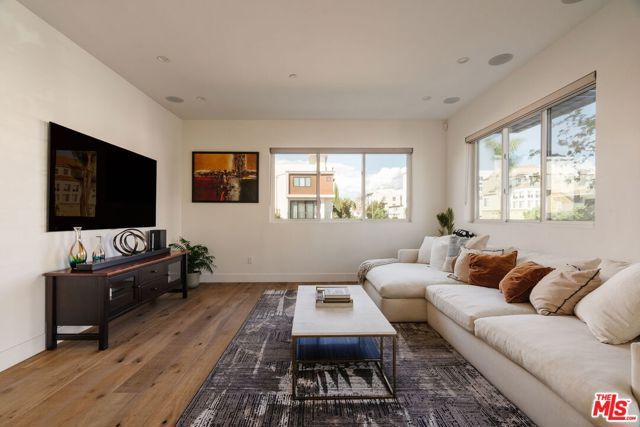 1563 Hi Point Street, Los Angeles, CA 90035