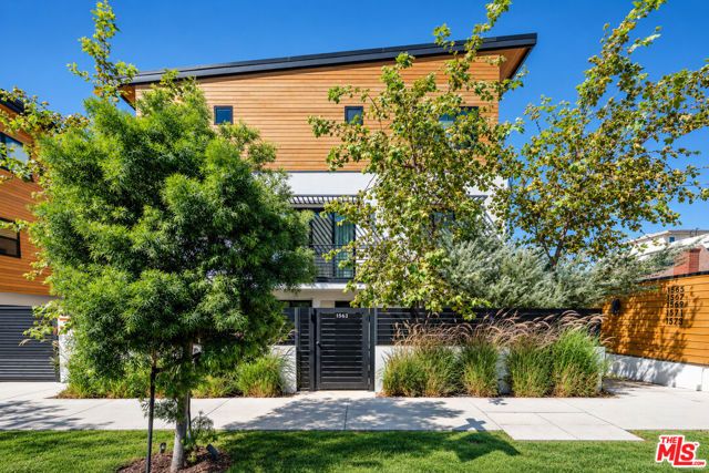 1563 Hi Point Street, Los Angeles, CA 90035