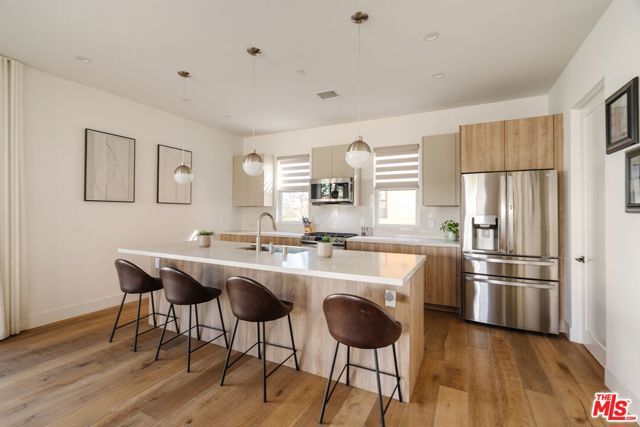 1563 Hi Point Street, Los Angeles, CA 90035