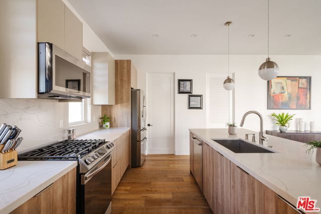 1563 Hi Point Street, Los Angeles, CA 90035