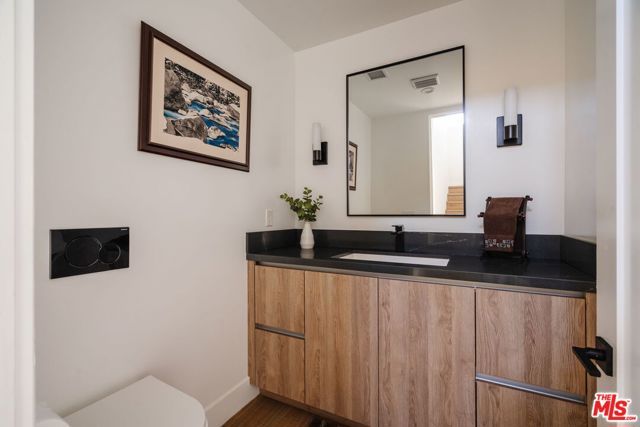 1563 Hi Point Street, Los Angeles, CA 90035