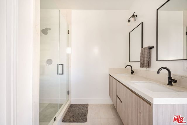 1563 Hi Point Street, Los Angeles, CA 90035
