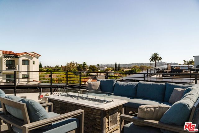 1563 Hi Point Street, Los Angeles, CA 90035