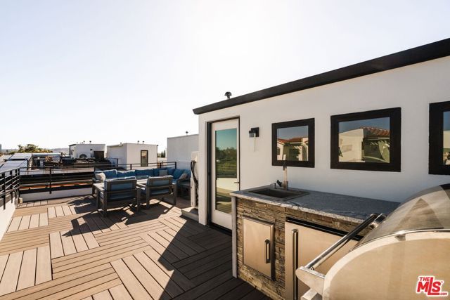 1563 Hi Point Street, Los Angeles, CA 90035