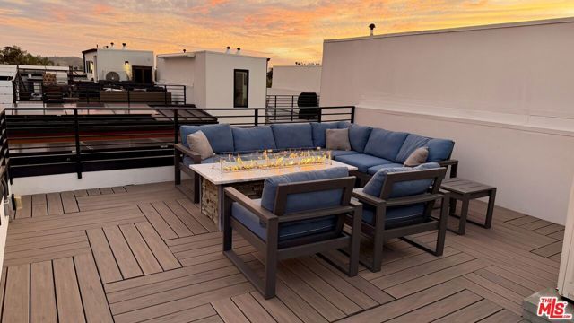 1563 Hi Point Street, Los Angeles, CA 90035