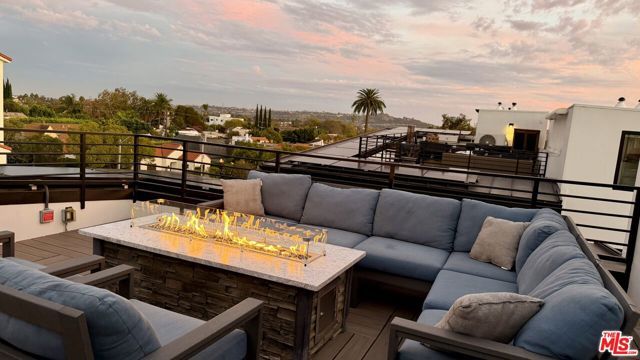 1563 Hi Point Street, Los Angeles, CA 90035