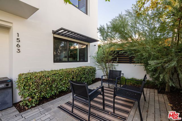 1563 Hi Point Street, Los Angeles, CA 90035