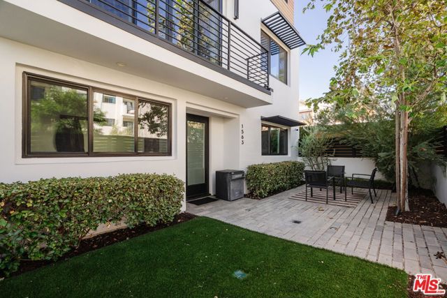 1563 Hi Point Street, Los Angeles, CA 90035