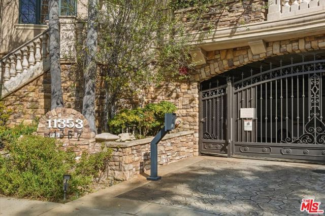 11357 Ovada Place 2, Los Angeles, CA 90049