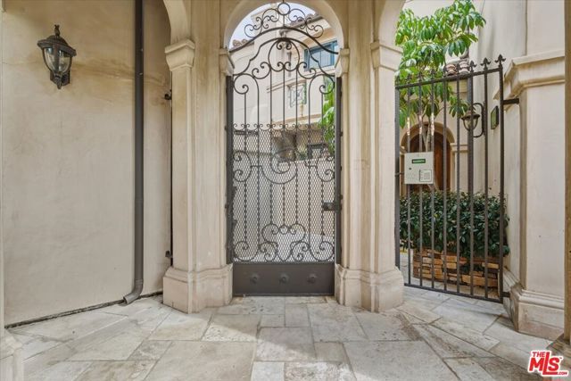 11357 Ovada Place 2, Los Angeles, CA 90049