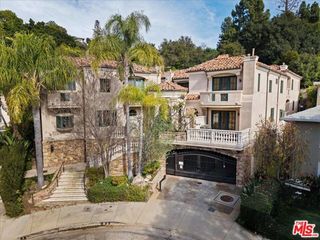 11357 Ovada Place 2, Los Angeles, CA 90049