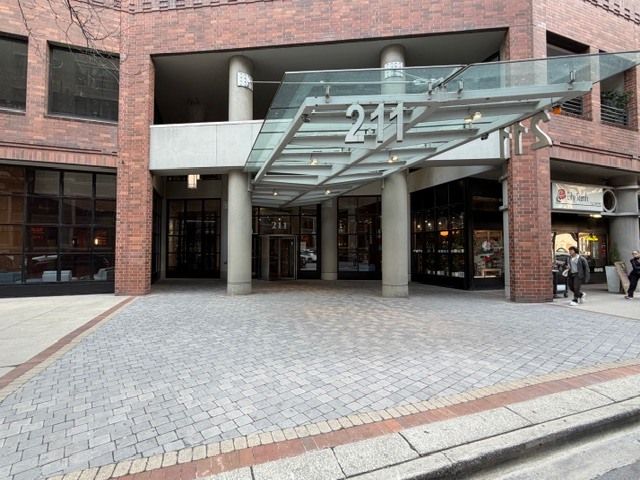 211 E Ohio Street 2409, Chicago, IL 60611