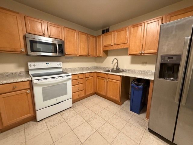 211 E Ohio Street 2409, Chicago, IL 60611