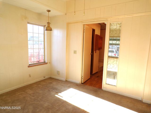 305 Parkland Way, Fernley, NV 89408