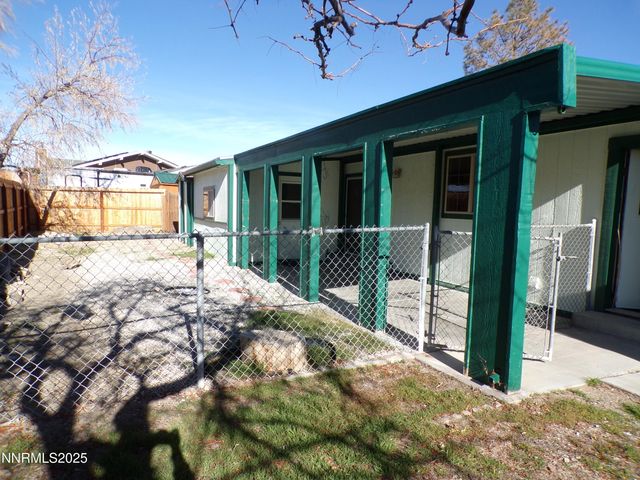 305 Parkland Way, Fernley, NV 89408