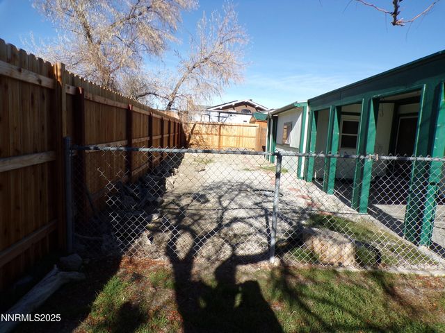 305 Parkland Way, Fernley, NV 89408