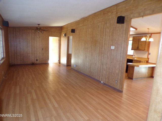 305 Parkland Way, Fernley, NV 89408
