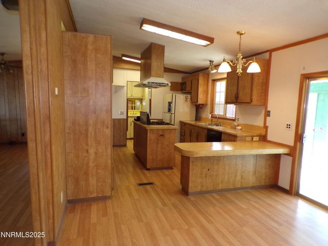 305 Parkland Way, Fernley, NV 89408