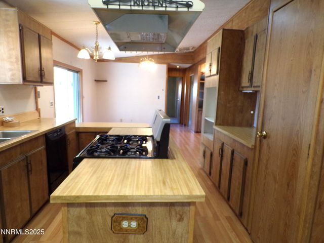 305 Parkland Way, Fernley, NV 89408
