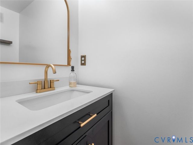 12107 Point Trace Ct, Midlothian, VA 23112