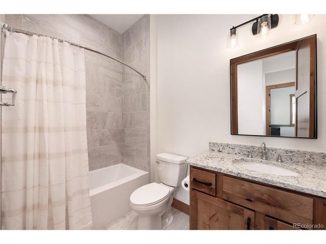 18 Meadow Creek Ln D-202, Fraser, CO 80442