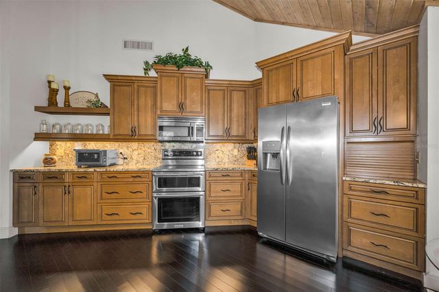 10497 LONGWOOD DRIVE, Seminole, FL 33777