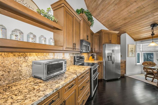 10497 LONGWOOD DRIVE, Seminole, FL 33777
