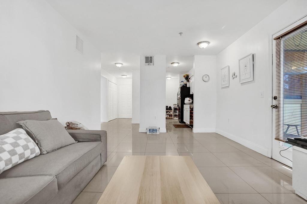 2311 N Congress Avenue 11, Boynton Beach, FL 33426