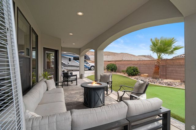 902 E SILVER SHADOWS DR, Washington, UT 84780