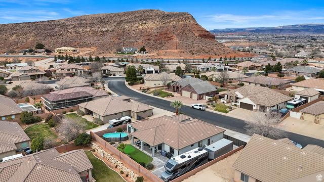 902 E SILVER SHADOWS DR, Washington, UT 84780