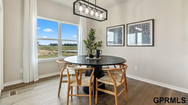 6062 N 185th Avenue, Elkhorn, NE 68022