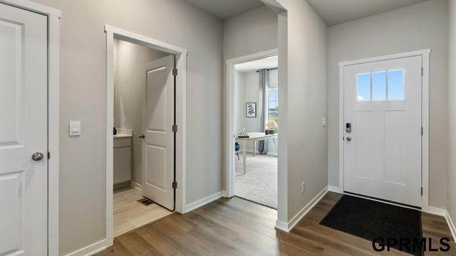 6062 N 185th Avenue, Elkhorn, NE 68022