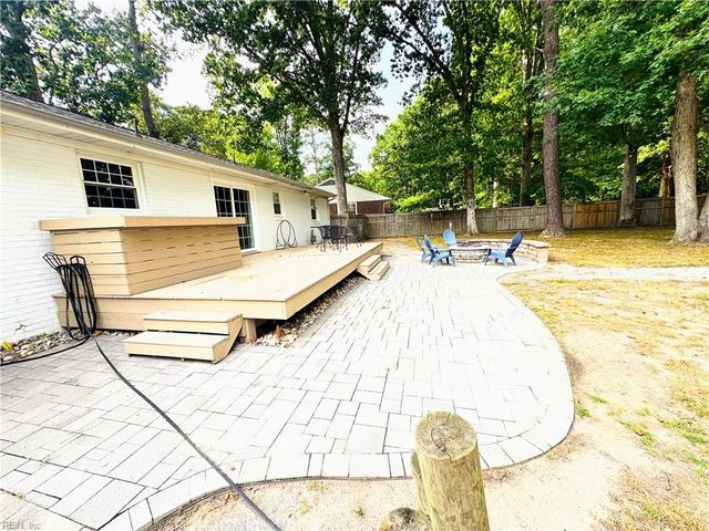 106 Booth RD, Newport News, VA 23606