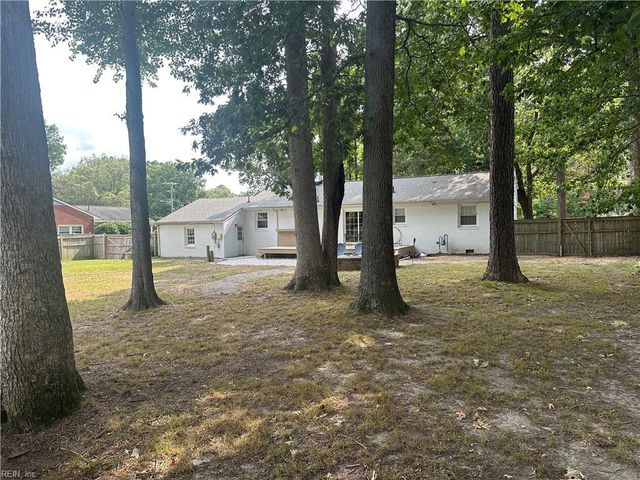 106 Booth RD, Newport News, VA 23606