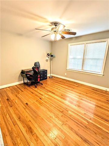 106 Booth RD, Newport News, VA 23606