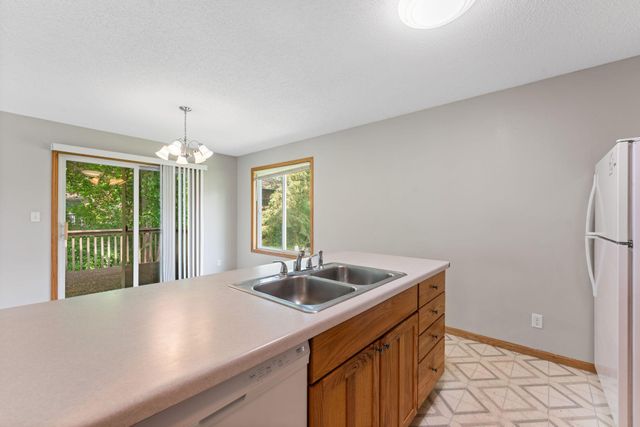 1380 Silver Lake Road NW, New Brighton, MN 55112