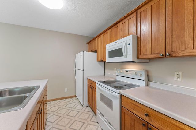 1380 Silver Lake Road NW, New Brighton, MN 55112