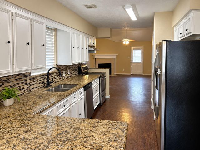 3115 Edgewood, Dickinson, TX 77539