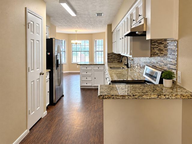 3115 Edgewood, Dickinson, TX 77539