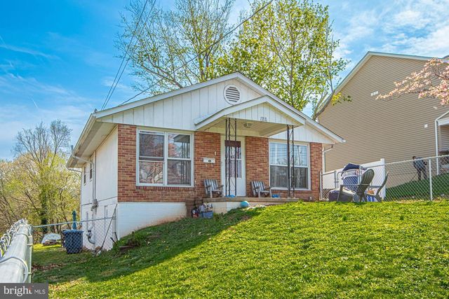 122 W 9TH ST, Front Royal, VA 22630