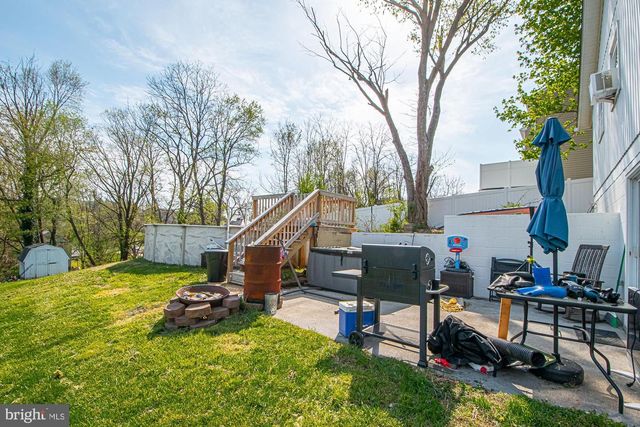 122 W 9TH ST, Front Royal, VA 22630
