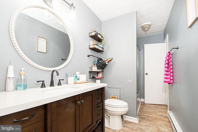 122 W 9TH ST, Front Royal, VA 22630