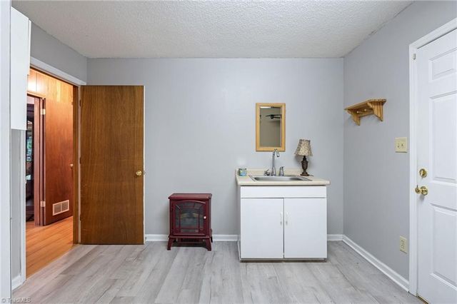 1111 Forest Lane, Thomasville, NC 27360